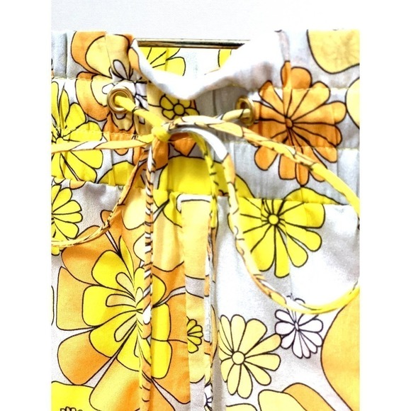 Julie‎ Brown NWT Floral Print High Rise Ruffle Drawstring Shorts, Small - Picture 9 of 13